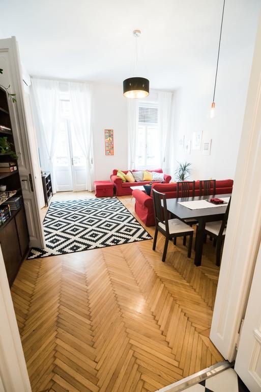 Anker At Deak Sq. Apartment