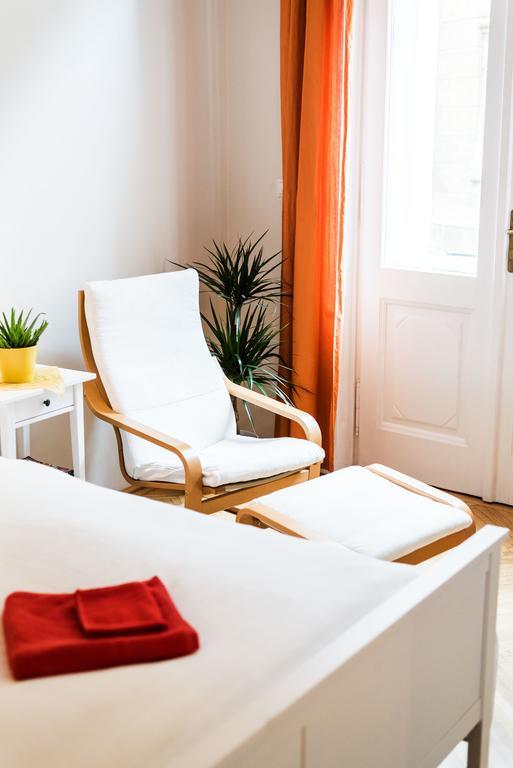 Apartment Anker At Deak Sq.